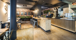 D-Werk Restaurant Döner Dürüm Kebap Fast Food Kulinarik Essen Fries Pommes Guacamole Tomaten Avocado Makava Innsbruck 