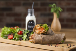 D-Werk Restaurant Döner Dürüm Kebap Fast Food Kulinarik Essen Fries Pommes Guacamole Tomaten Avocado Makava Innsbruck 