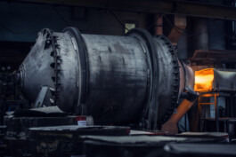 Glockengießerei Feuer Glocken Handwerk Fabrik Produktion Holzflammenofen Bronze Bell Industrial 