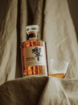 Hibiki Whisky Japan Flasche Blended Whisky Malt und Grain Whisky Suntory Brennerei Dominique Huter 