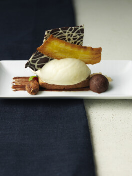 Restaurant Kulinarik Essen Food Speisen Koch Teller Gericht Dish Eis Dessert Dominique Huter 