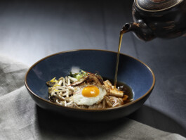 Restaurant Kulinarik Essen Food Speisen Koch Teller Gericht Dish Miso Suppe Wachtelei Dominique Huter 