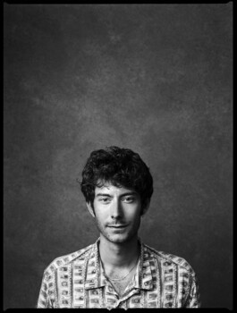 Portraitshooting Porträtshooting analog Film Hasselblad Kodak Tmax400 H6D schwarz/weiß black/white Porträtfotograf Editorial Fashion Photography Studio Elinchrom Dominique Huter 