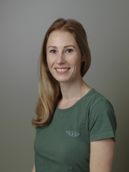 Kieferorthopädin Portraitshooting Porträtshooting Arztpraxis Kieferorthopädie Zahnarzt Praxisfotos Portrait Porträt Arzt Ärztin Zahnspange Brackets Invisalign Dornbirn 