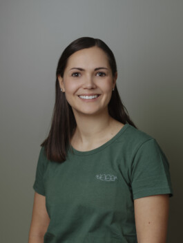 Kieferorthopädin Portraitshooting Porträtshooting Arztpraxis Kieferorthopädie Zahnarzt Praxisfotos Portrait Porträt Arzt Ärztin Zahnspange Brackets Invisalign Dornbirn 