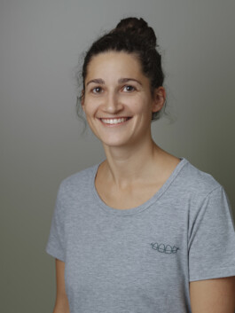 Kieferorthopädin Portraitshooting Porträtshooting Arztpraxis Kieferorthopädie Zahnarzt Praxisfotos Portrait Porträt Arzt Ärztin Zahnspange Brackets Invisalign Dornbirn 