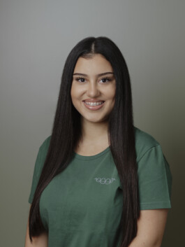 Kieferorthopädin Portraitshooting Porträtshooting Arztpraxis Kieferorthopädie Zahnarzt Praxisfotos Portrait Porträt Arzt Ärztin Zahnspange Brackets Invisalign Dornbirn 