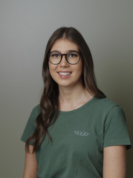 Kieferorthopädin Portraitshooting Porträtshooting Arztpraxis Kieferorthopädie Zahnarzt Praxisfotos Portrait Porträt Arzt Ärztin Zahnspange Brackets Invisalign Dornbirn 