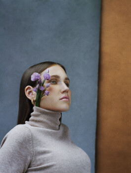 Portraitshooting Porträtshooting analog Film Hasselblad Kodak Tmax400 H6D Porträtfotograf Editorial Fashion Photography Studio Elinchrom Dominique Huter 