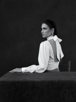 Portraitshooting Porträtshooting analog Film Hasselblad Kodak Tmax400 H6D Porträtfotograf Editorial Fashion Photography Studio Elinchrom Dominique Huter 