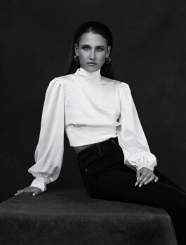 Portraitshooting Porträtshooting analog Film Hasselblad Kodak Tmax400 H6D Porträtfotograf Editorial Fashion Photography Studio Elinchrom Dominique Huter 